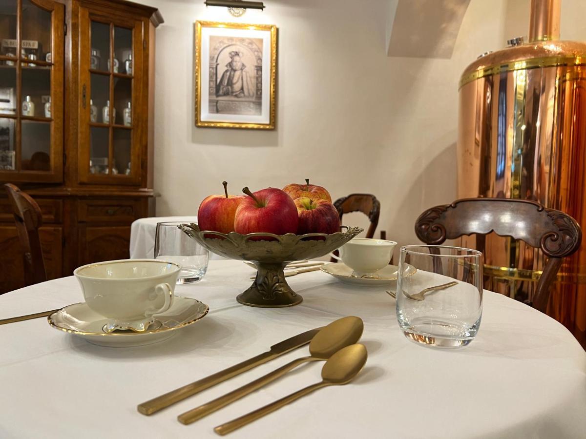 Spa Beerland Chateaux - U Zlate Hrusky / At Golden Pear Praha Bagian luar foto
