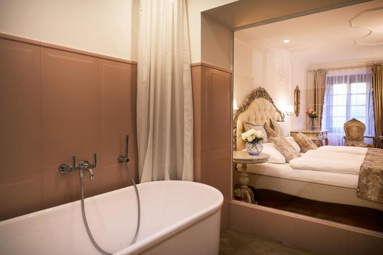 Spa Beerland Chateaux - U Zlate Hrusky / At Golden Pear Praha Bagian luar foto