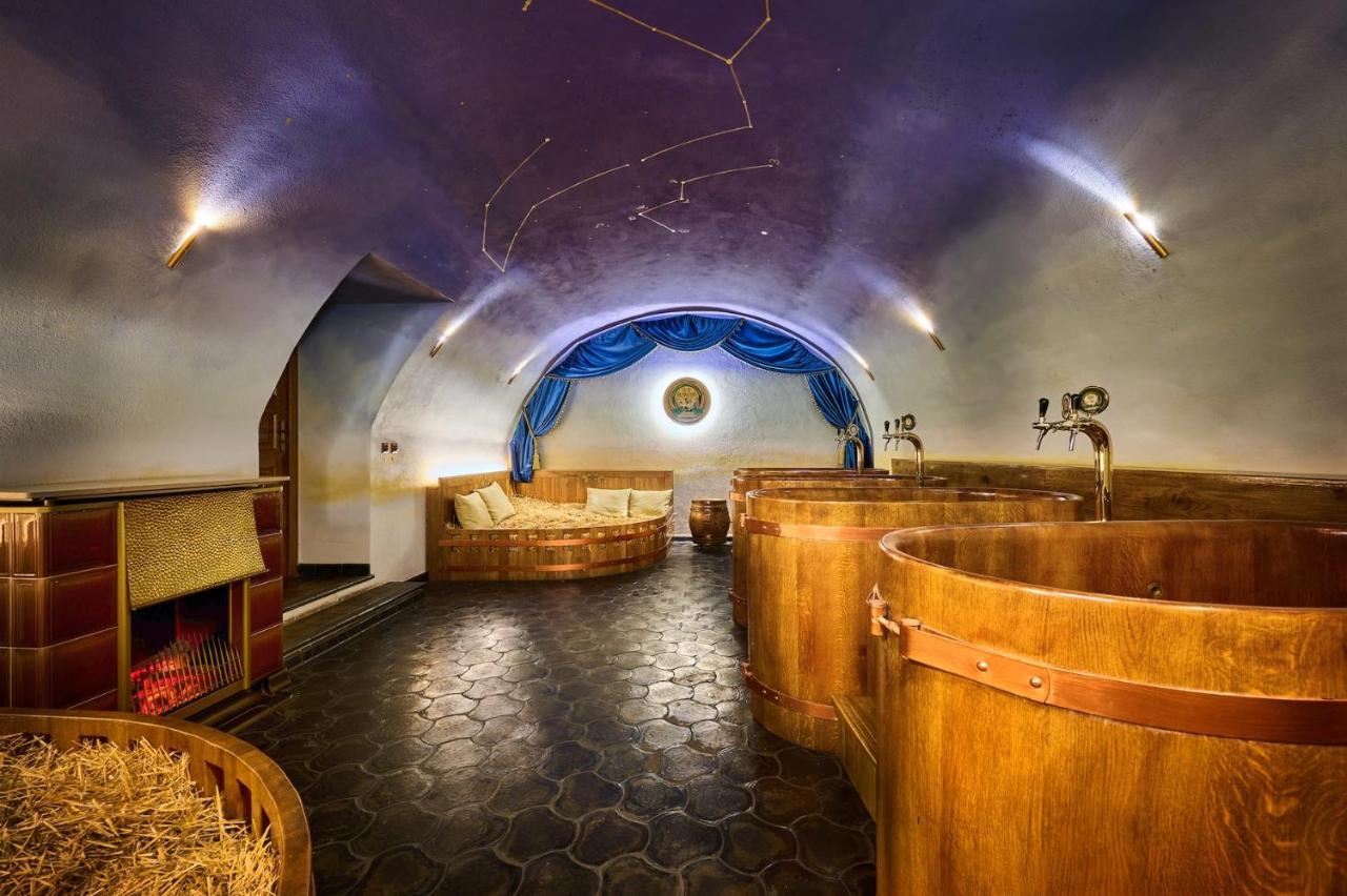 Spa Beerland Chateaux - U Zlate Hrusky / At Golden Pear Praha Bagian luar foto
