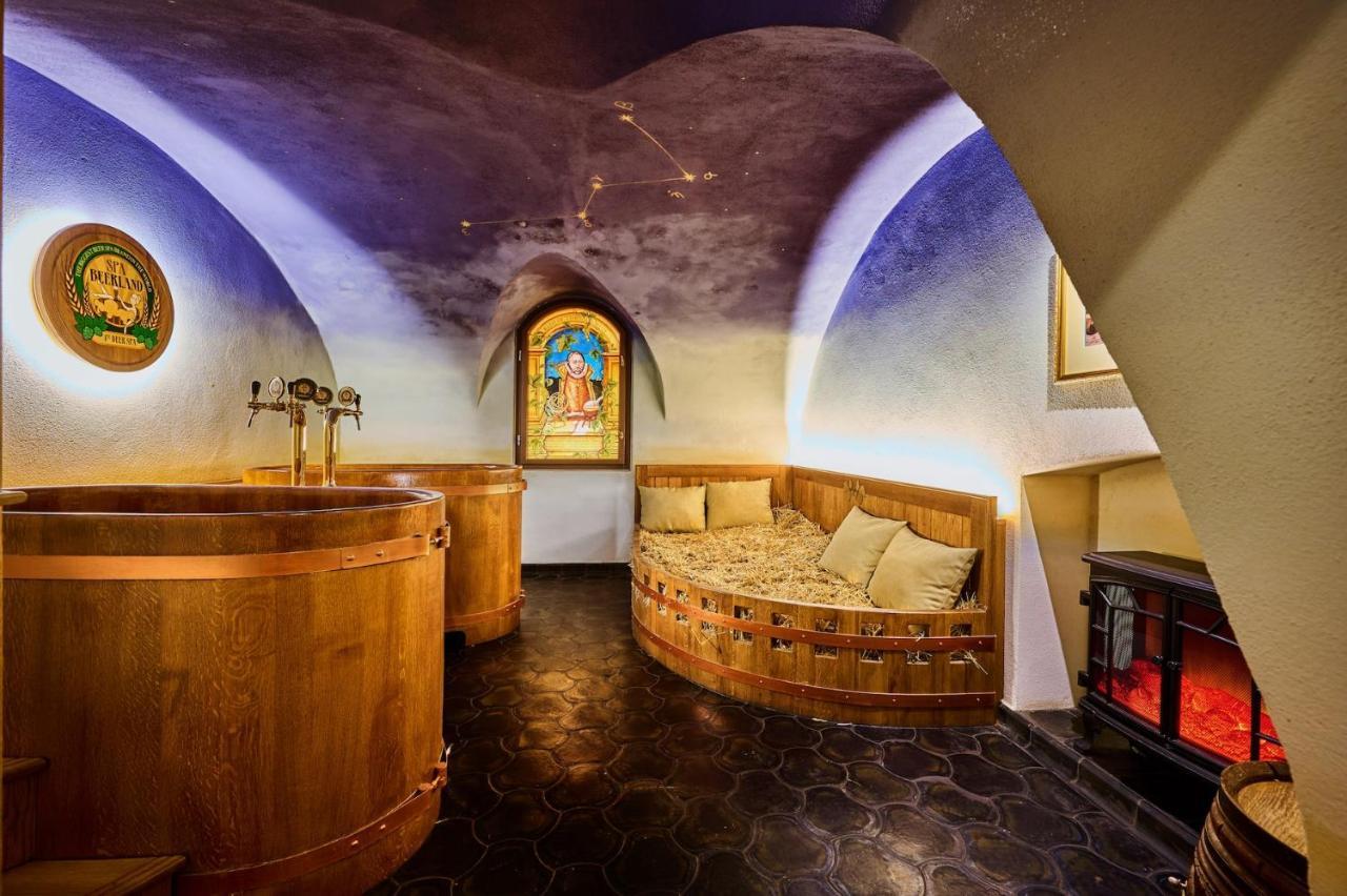 Spa Beerland Chateaux - U Zlate Hrusky / At Golden Pear Praha Bagian luar foto