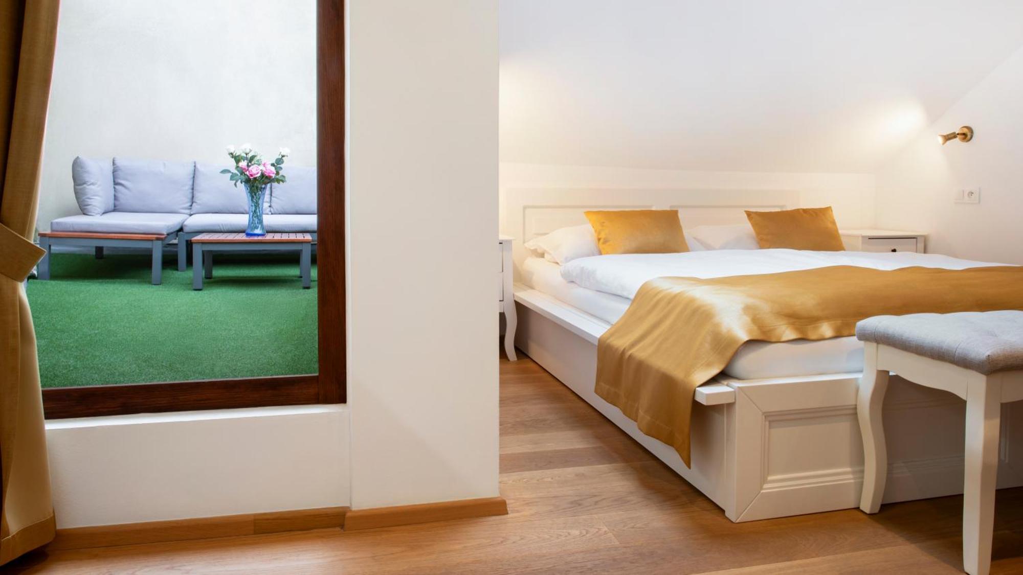 Spa Beerland Chateaux - U Zlate Hrusky / At Golden Pear Praha Bagian luar foto